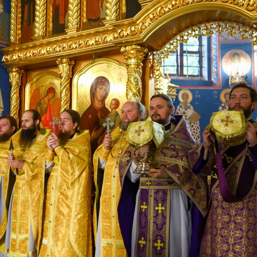 В Київських духовних школах молитовно відзначили свято Воздвиження Хреста Господнього