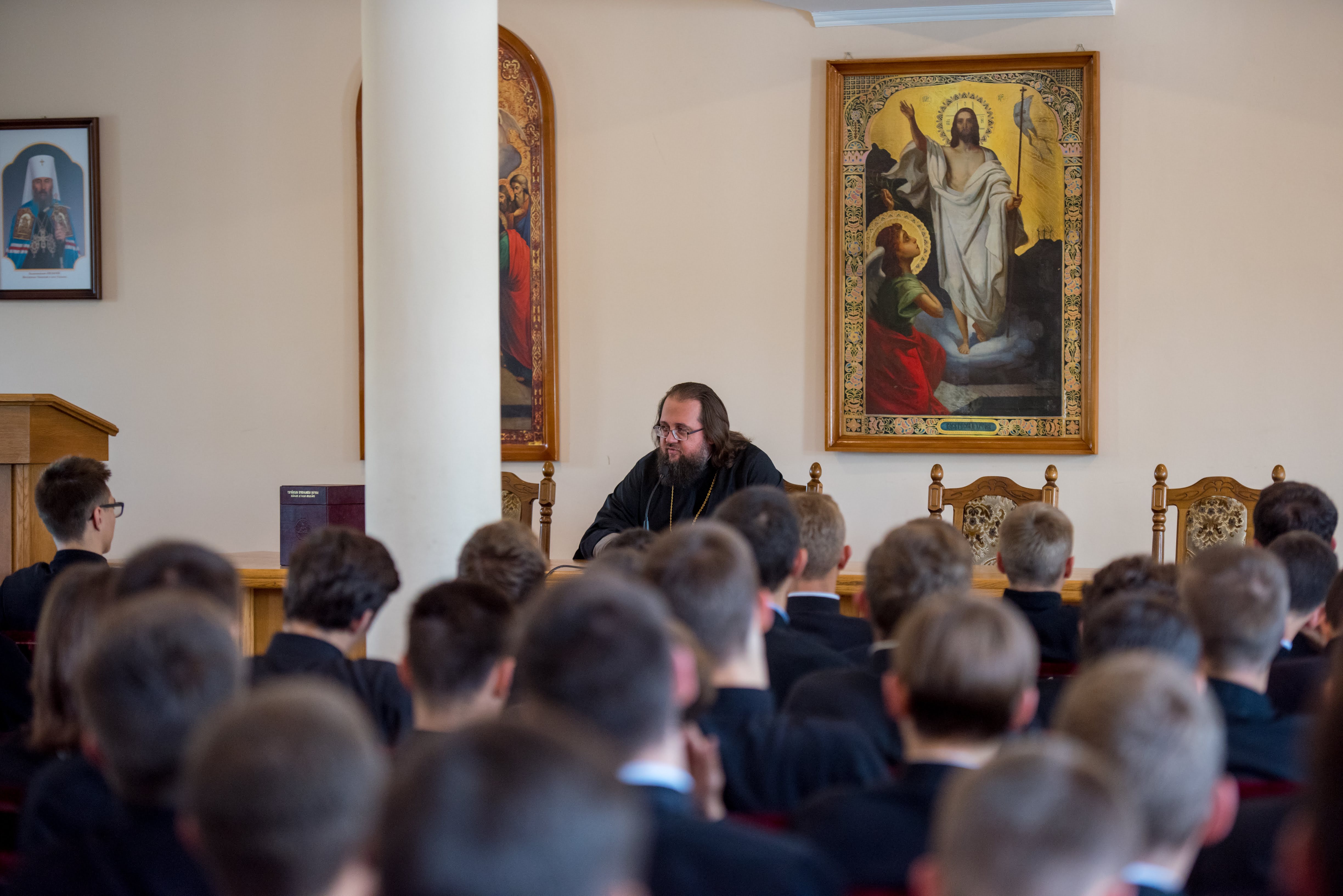 Ректор КДАіС зустрівся з вихованцями 1-3-х класів Семінарії