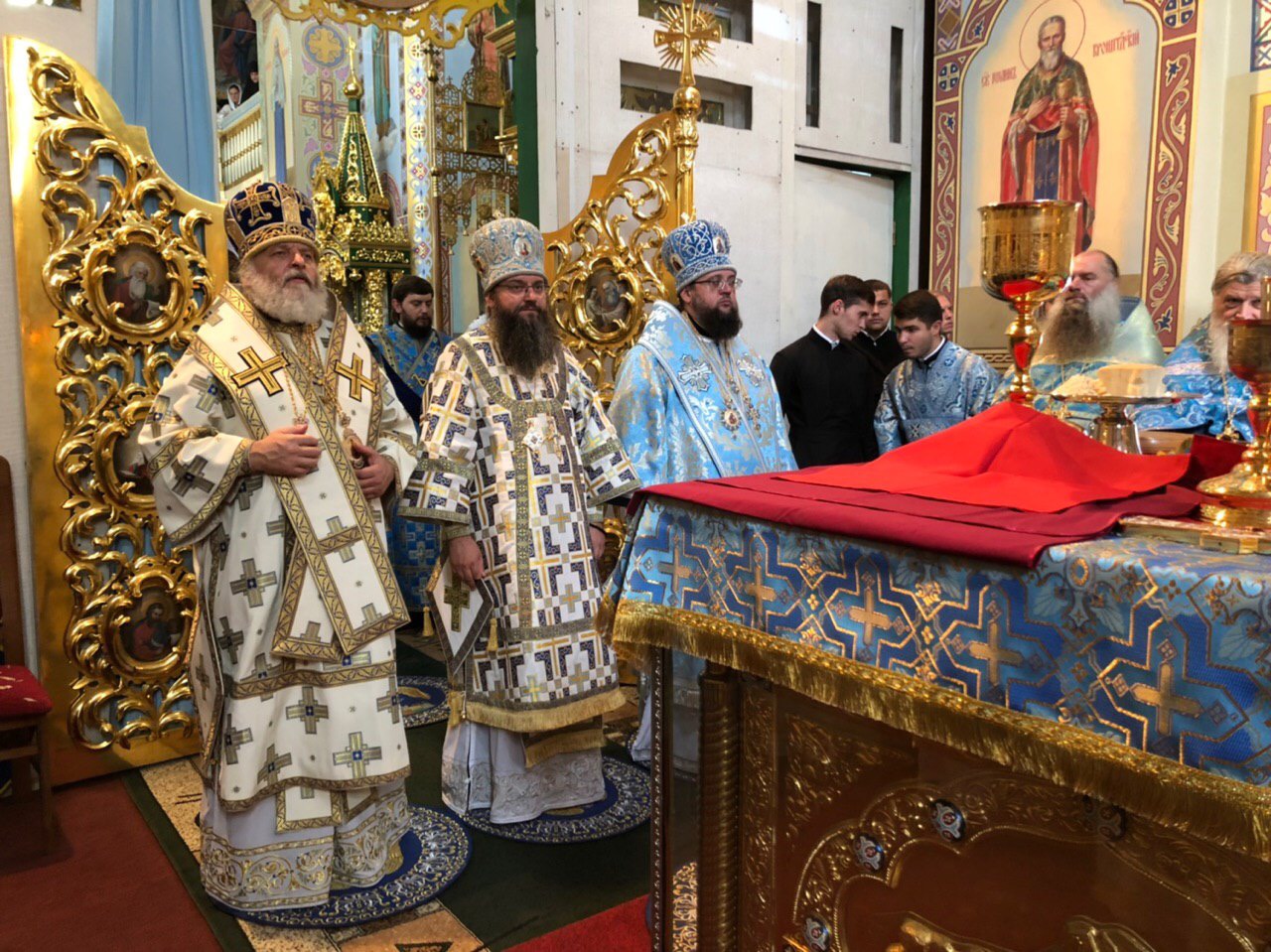 Ректор КДАіС взяв участь у богослужінні в Ніжинській єпархії