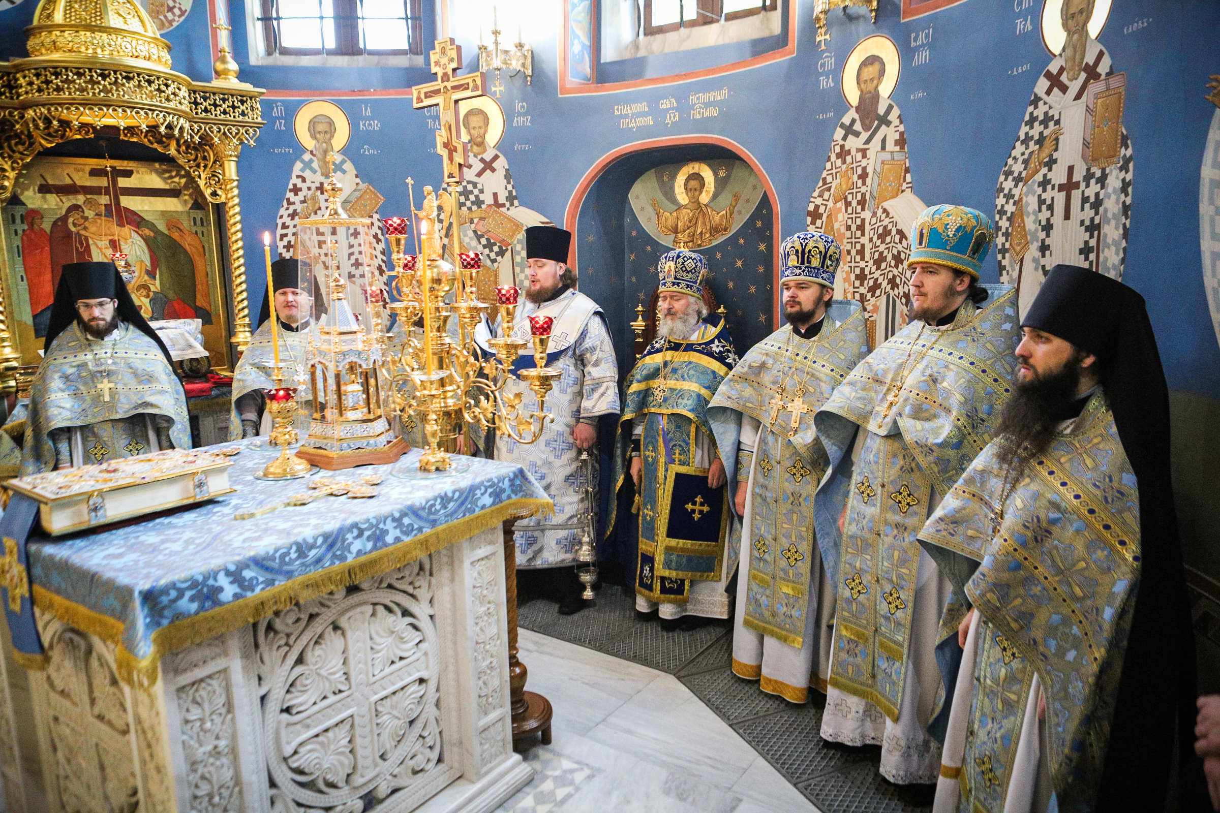 В Київських духовних школах молитовно вшанували свято Покрова Пресвятої Богородиці (+відео)