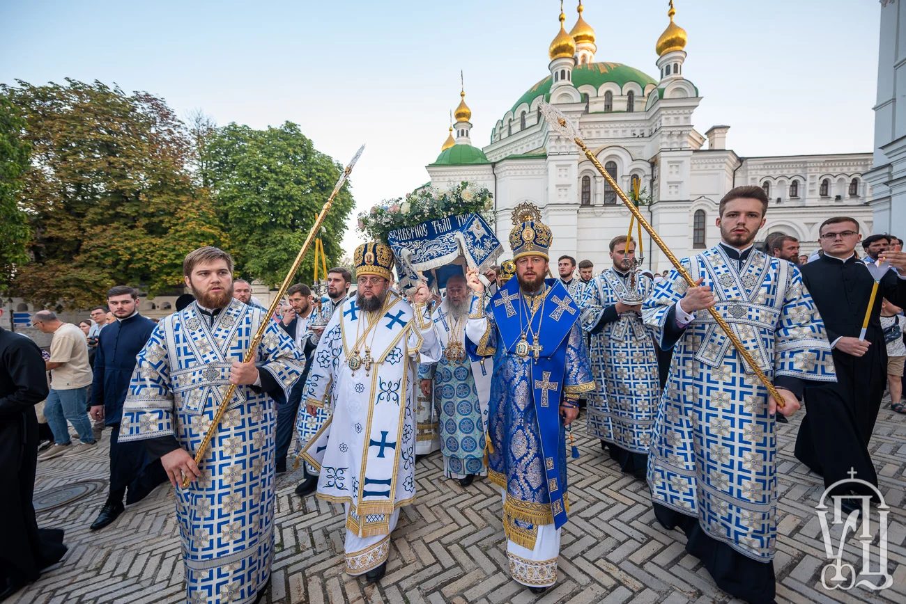 Ректор КДА взяв участь у богослужінні з чином погребіння Плащаниці Божої Матері в Києво-Печерській Лаврі