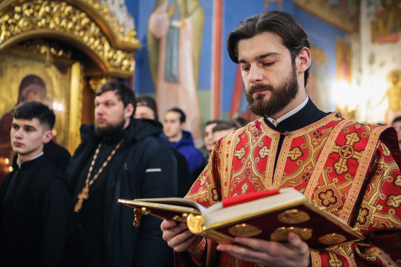 Вітаємо викладача та завідувача канцелярією КДАіС ієродиякона Никодима (Шевчука) з Днем народження!