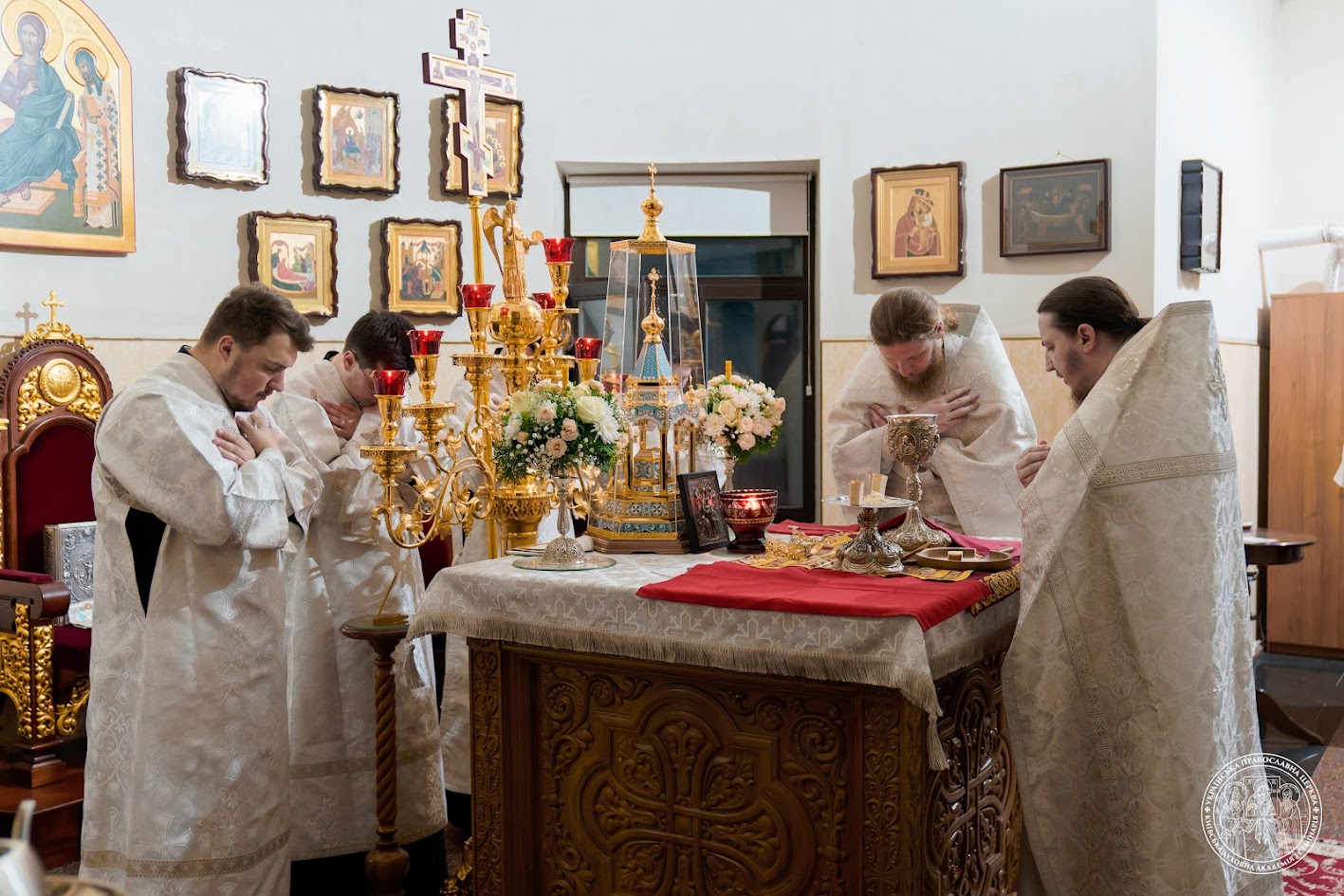 Нічна Літургія з молитвою за Церкву і мир в Україні