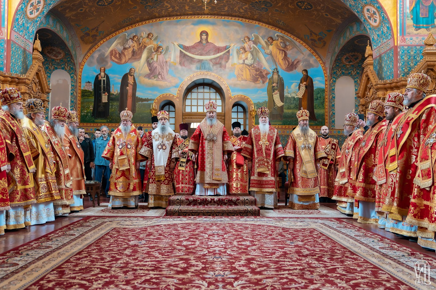 В третю річницю Собору УПЦ у Феофанії архієпископ Сильвестр співслужив Предстоятелю УПЦ за Божественною літургією