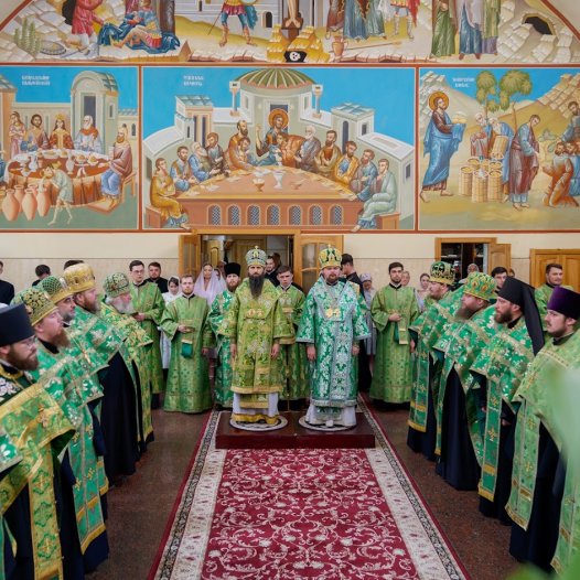Святкова утреня напередодні Дня Святого Духа та випуску Київських духовних шкіл