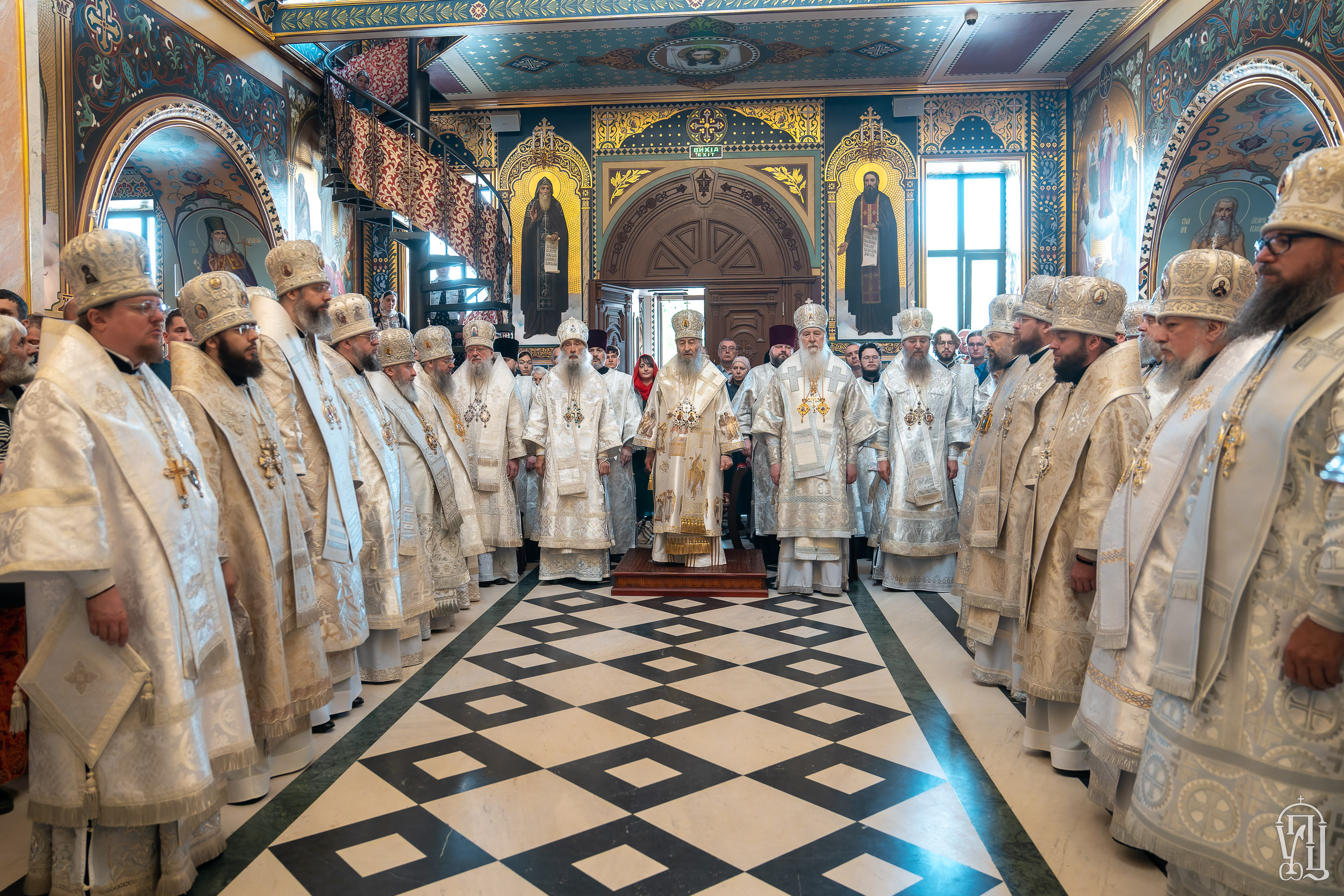 Ректор КДА співслужив Предстоятелю УПЦ за Літургією у Києво-Печерській Лаврі