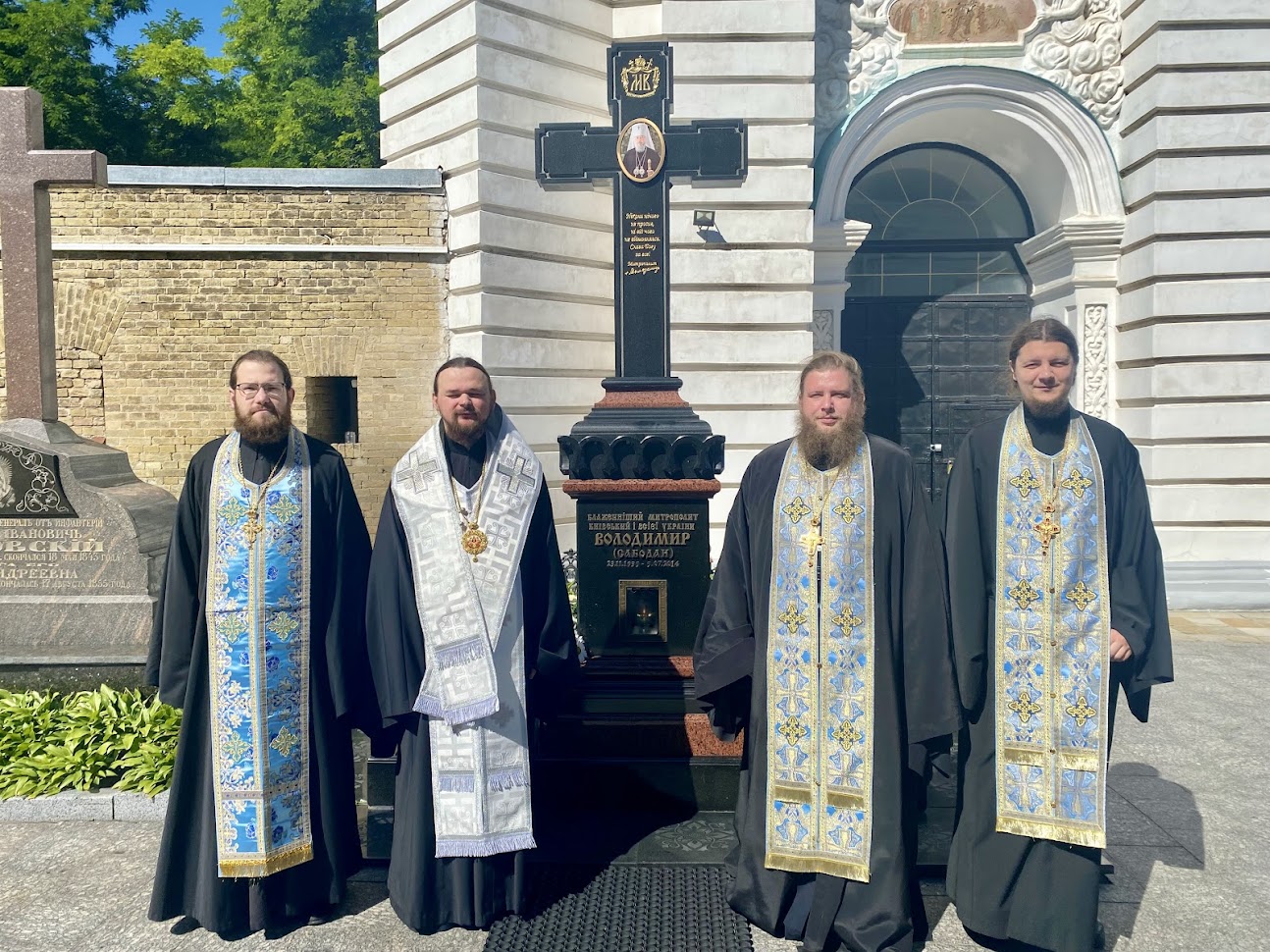 Заупокійна літія на могилі Блаженнішого Митрополита Володимира в 11-ту річницю Його упокоєння