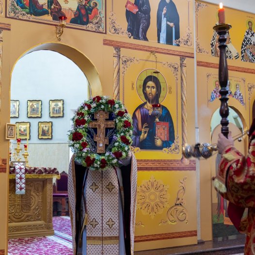 Богослужіння напередодні свята Винесення Чесних Древ Животворящого Хреста Господнього