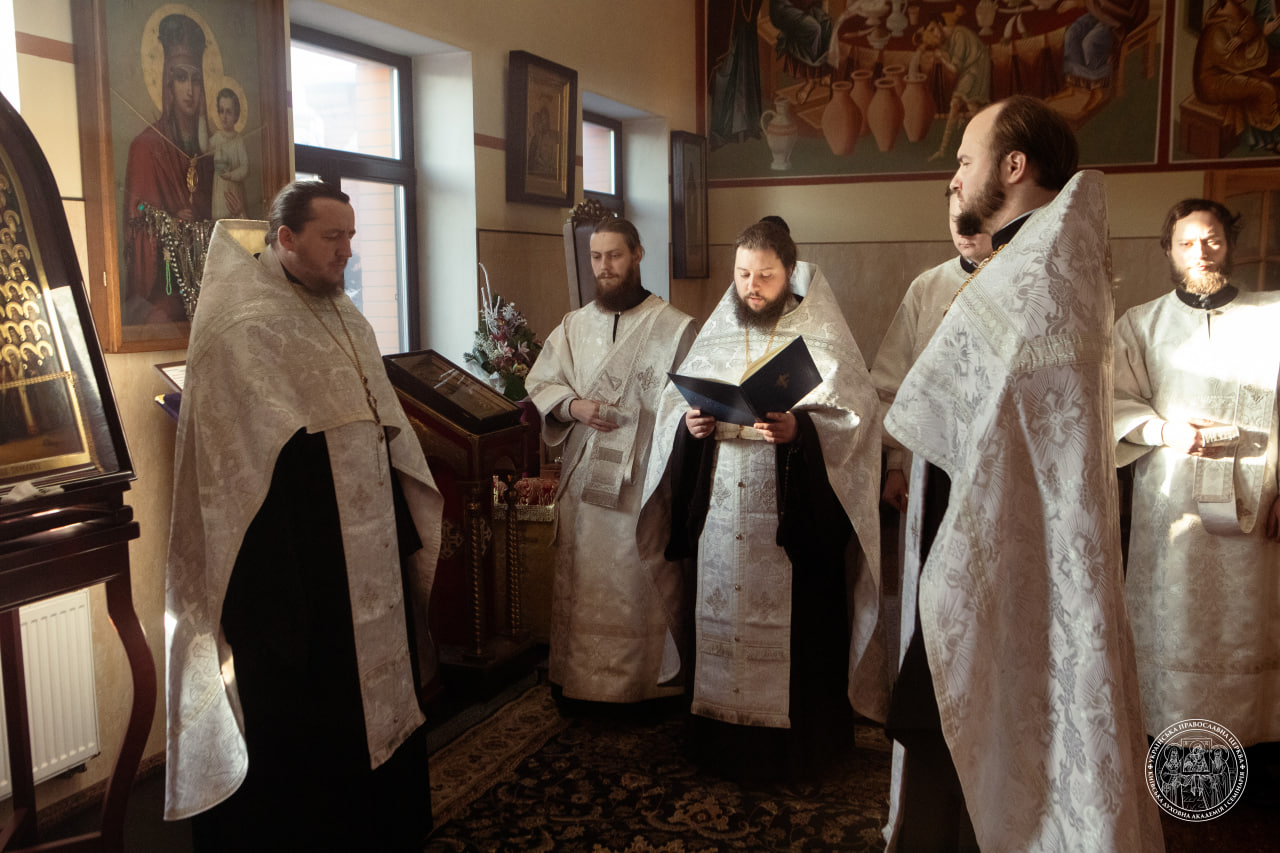 Акафістний спів перед шанованою іконою Божої Матері «Києво-Братська»