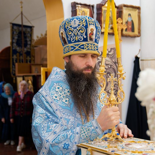 Вітаємо проректора з навчально-методичної роботи єпископа Батуринського Пантелеімона з Днем народження!