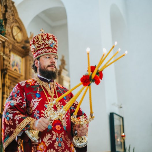 Вітаємо професора КДА митрополита Хмельницького і Старокостянтинівського Віктора з Днем тезоіменитства!