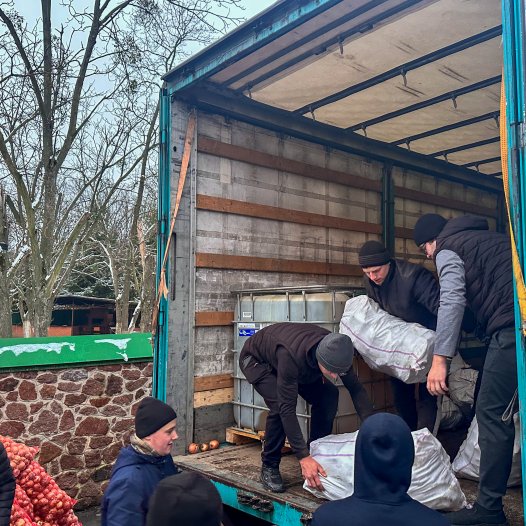 Київські духовні школи отримали благодійну допомогу