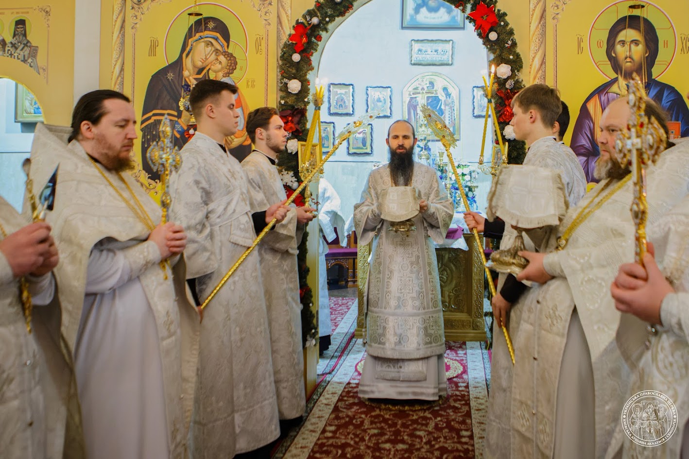 Нічна Божественна літургія у день свята Різдва Христового