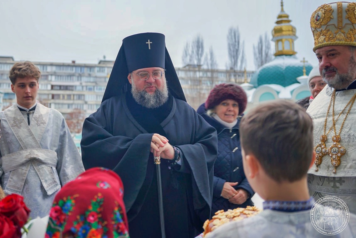 Київські духовні школи вітають ректора КДАіС архієпископа Білогородського Сильвестра з Днем тезоіменитства!