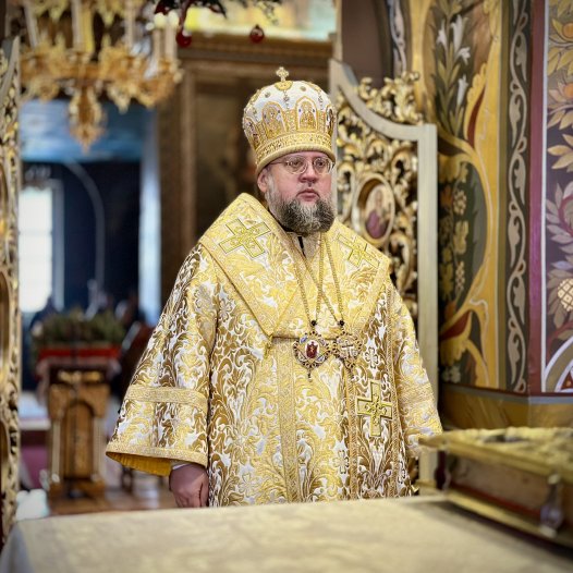 Ректор КДА очолив Літургію у Хрестовоздвиженському храмі на Подолі