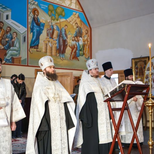 В Київських духовних школах відслужені Царські часи та зображальні