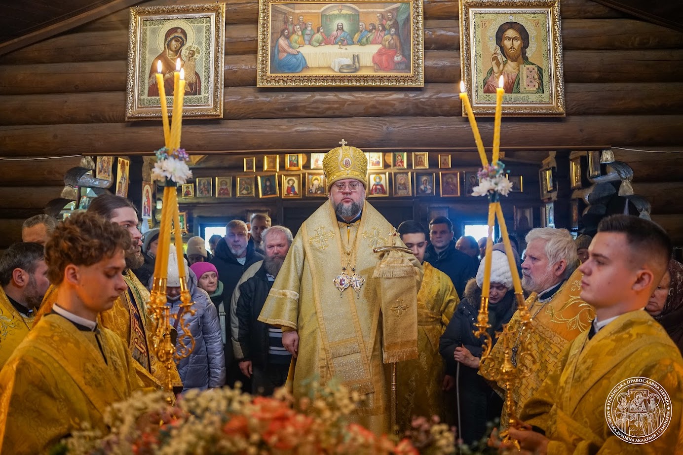 Ректор КДА звершив Божественну літургію у храмі на честь трьох святителів м. Києва