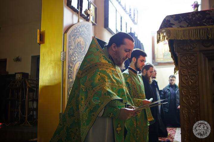 Нічна Літургія з молитвою за Церкву і мир в Україні