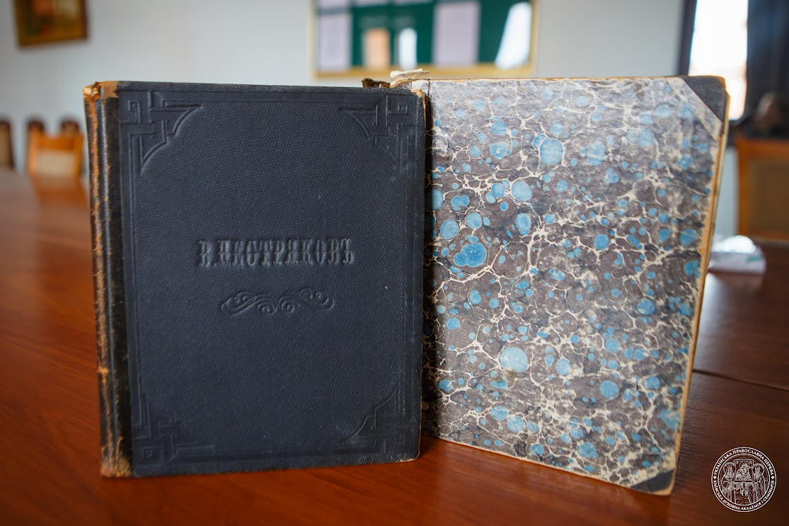 Церковно-археологічному музею передано збірники студентських записів випускника дореволюційної КДА та плат антимінсу 1724 року