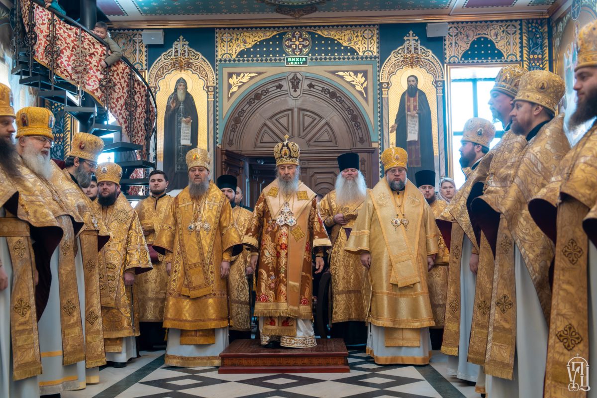 У Прощену неділю ректор КДА співслужив Предстоятелю УПЦ за Літургією у Києво-Печерській Лаврі