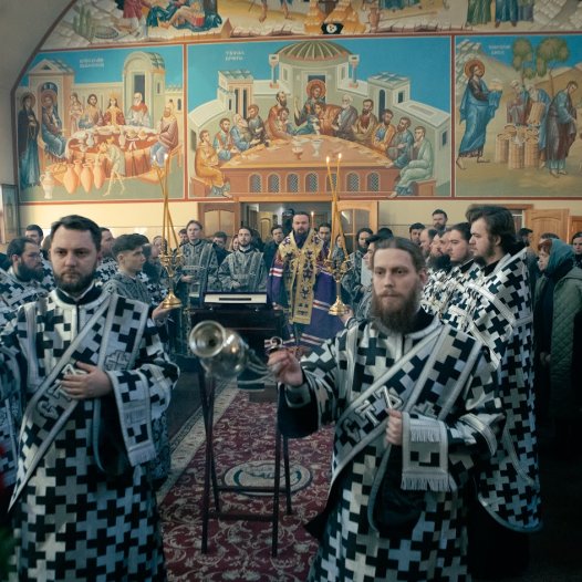 В Київських духовних школах відслужена Пасія з читанням Акафісту Страстям Христовим