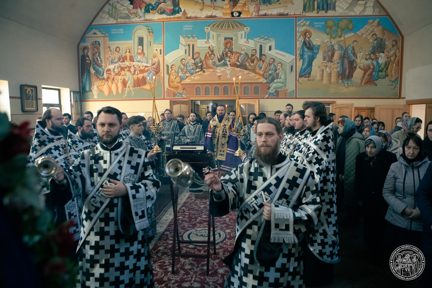 В Київських духовних школах відслужена Пасія з читанням Акафісту Страстям Христовим