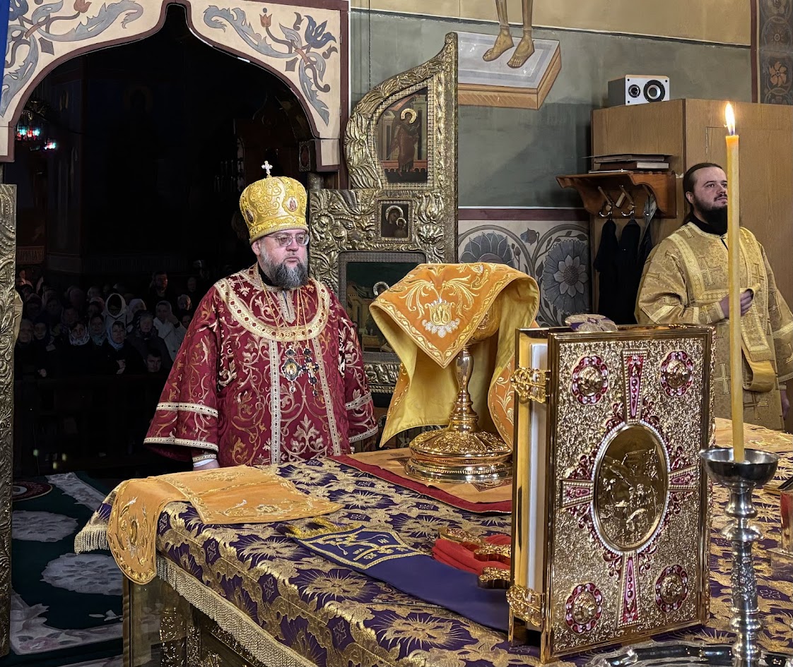 Божественна літургія у Троїцькому соборі Свято-Успенської Почаївської лаври