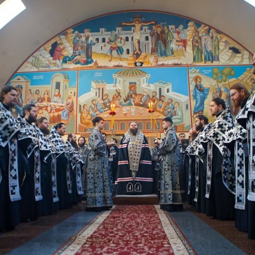 В Київських духовних школах відслужена Пасія з читанням Акафісту Страстям Христовим