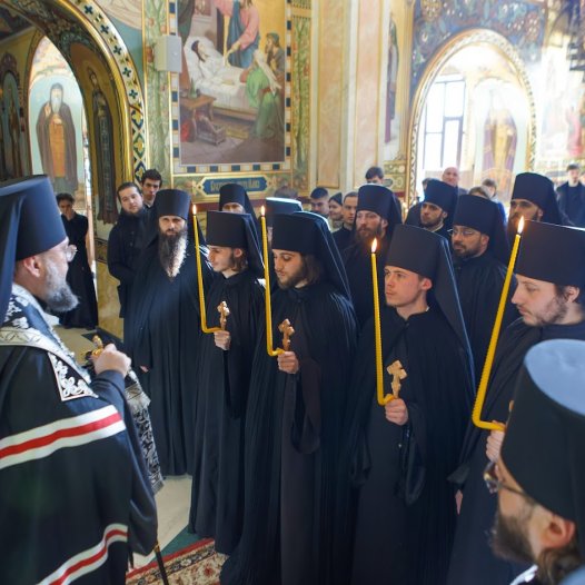 В Київських духовних школах звершено чернечий постриг