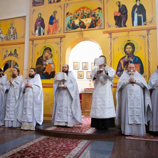 У Лазареву суботу в Академічному храмі КДАіС відслужено Божественну літургію