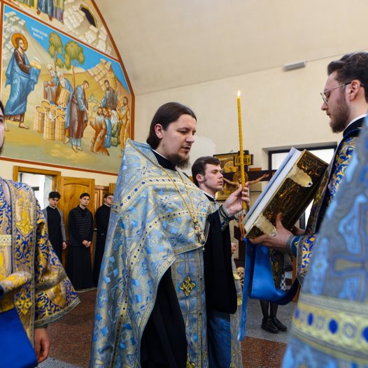 Акафістний спів перед шанованою іконою Божої Матері «Києво-Братська»