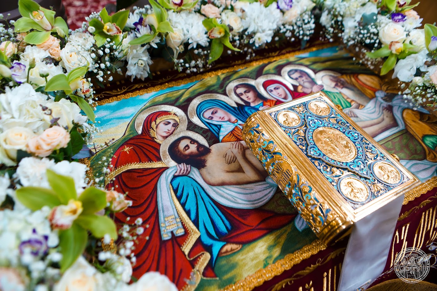 Вечірня з виносом Святої Плащаниці