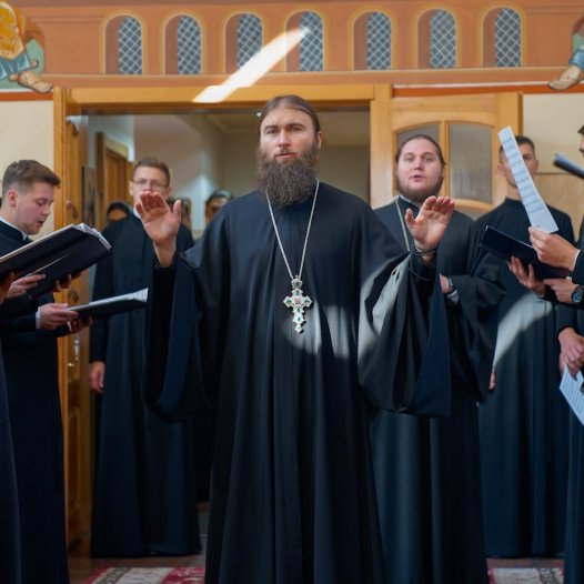 Вітаємо доцента КДА та регента академічного хору архімандрита Леонтія (Тупкала) з 40-річчям від Дня народження!