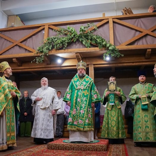 Ректор КДА очолив престольне свято Свято-Троїцького храму у Голосіївському районі м. Києва