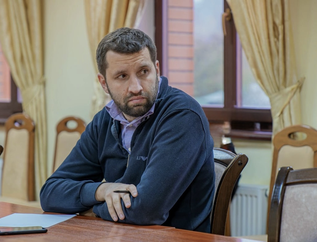 Вітаємо викладача Євгена Вікторовича Комарова з 40-річчям від Дня народження!