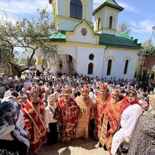Служіння архієпископа Сильвестра в Хустській єпархії