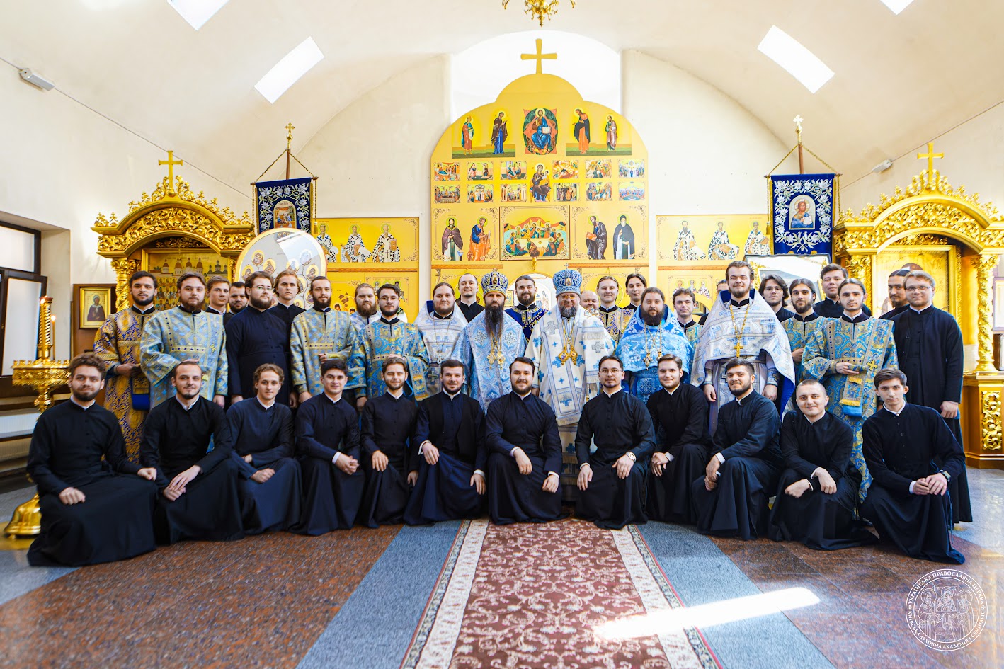 Ректор КДАіС звершив Божественну літургію разом із цьогорічними випускниками Київських духовних шкіл