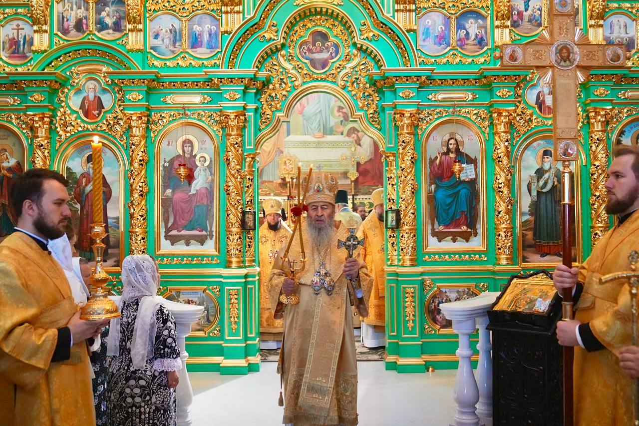 Архієпископ Сильвестр співслужив Предстоятелю УПЦ за Літургією у Києво-Печерській Лаврі