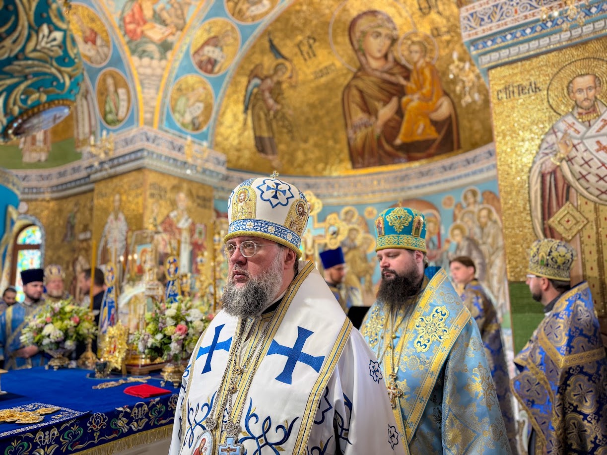 У день вшанування Тихвінської ікони Божої Матері ректор КДАіС взяв участь у Божественній літургії в Одеській єпархії
