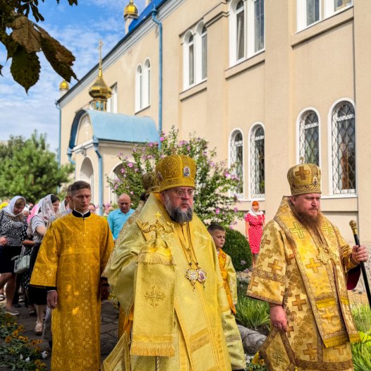 Архієпископ Сильвестр співслужив за Літургією у день престольного свята Свято-Ольгинського храму м. Кам’янське