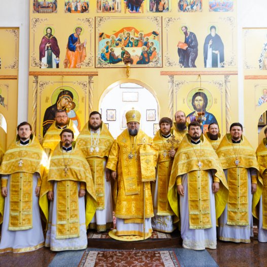 Ректор КДАіС звершив Літургію разом із випускниками Київської духовної семінарії 2016 року