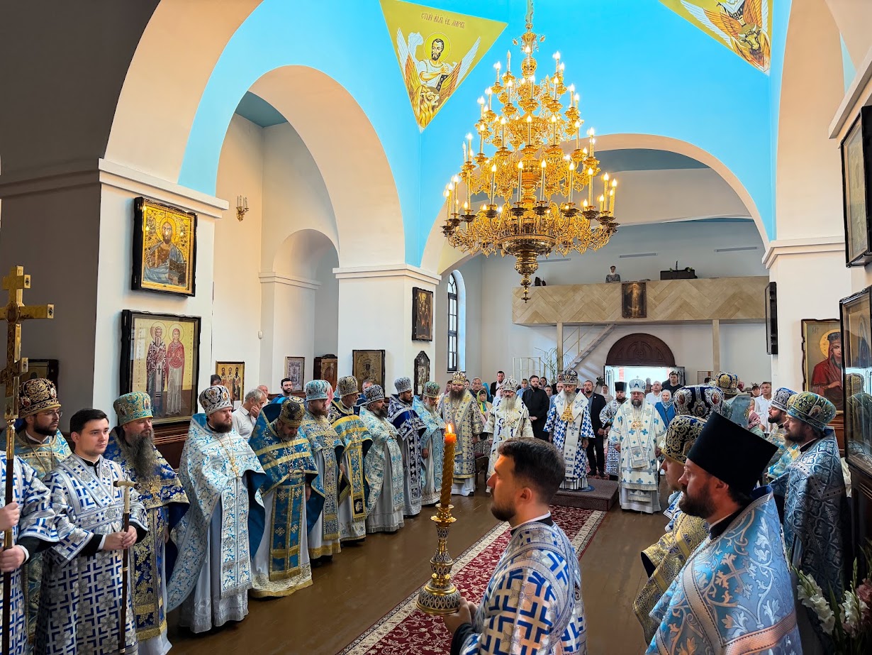 Архієпископ Сильвестр співслужив Предстоятелю УПЦ у день свята Світлописаного образу Богородиці