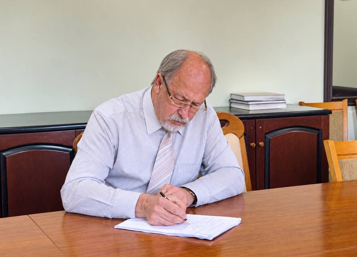 Вітаємо професора Віктора Михайловича Чернишова з Днем народження!