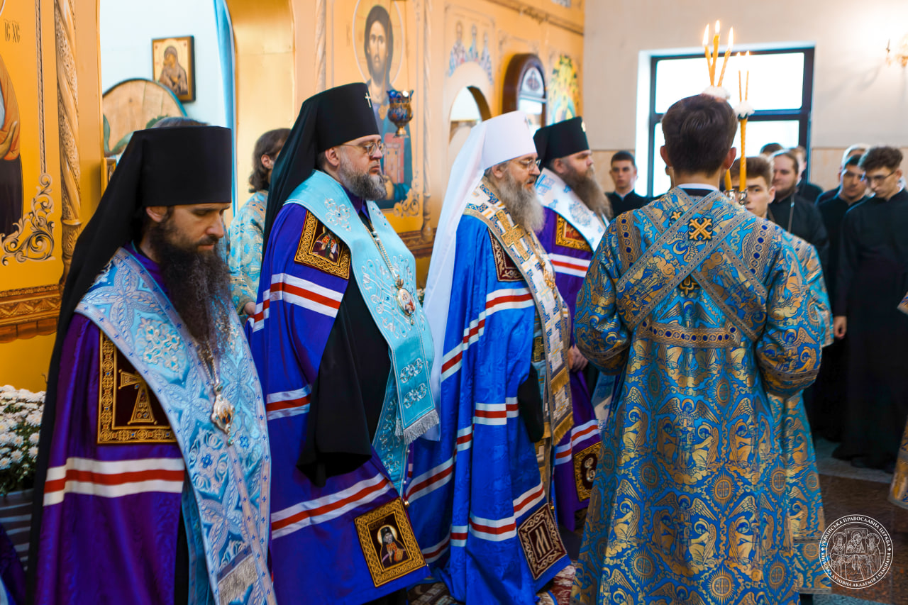 Вперше у новому навчальному році звершено соборний Акафіст перед іконою Божої Матері «Києво-Братська»