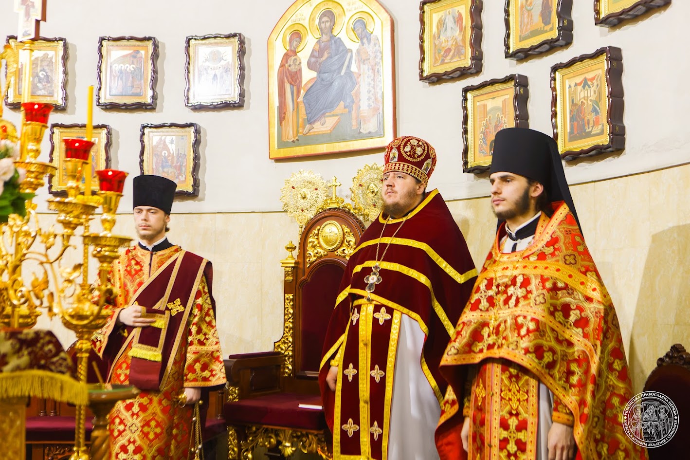 Нічна літургія пасхальним чином в Академічному храмі КДАіС