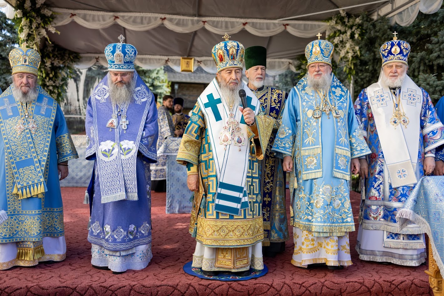 У день вшанування Зимненської ікони Божої Матері архієпископ Сильвестр співслужив Предстоятелю УПЦ в Зимненському монастирі