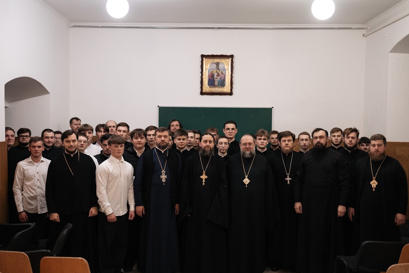 Архієпископ Сильвестр зустрівся з вихованцями Волинської духовної семінарії