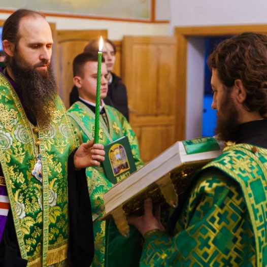 Єпископ Батуринський Пантелеімон очолив читання Акафіста преподобним отцям Києво-Печерським