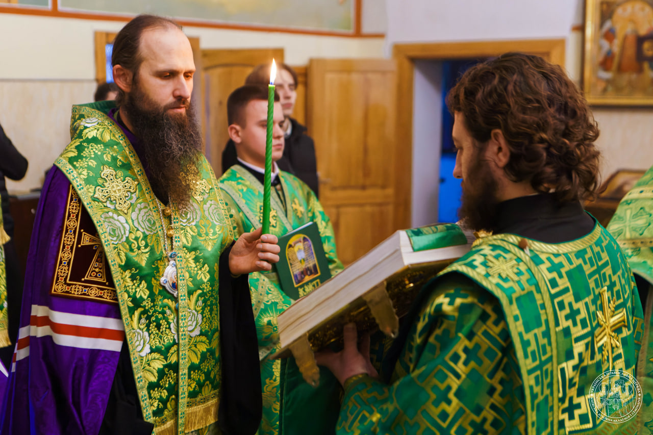 Єпископ Батуринський Пантелеімон очолив читання Акафіста преподобним отцям Києво-Печерським