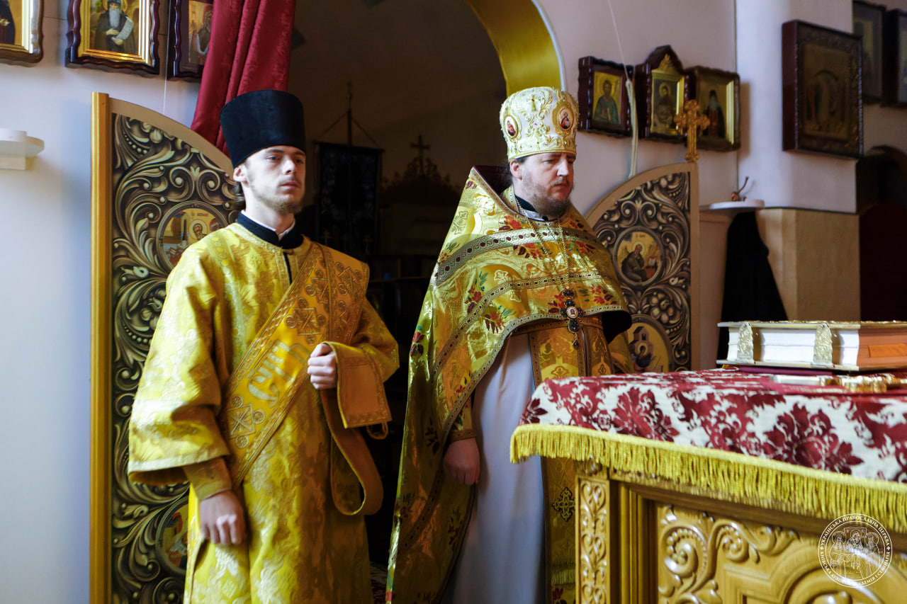 Нічна Літургія з молитвою за Церкву і мир в Україні